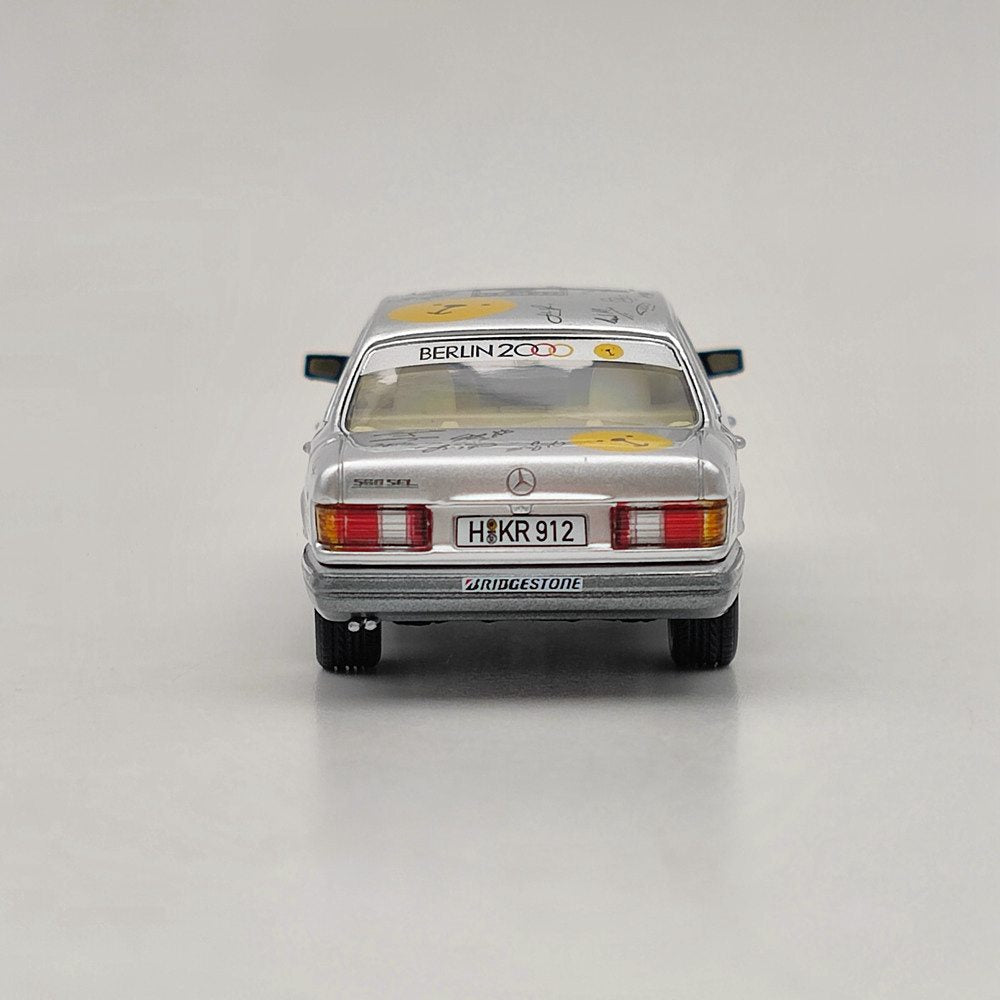 Master 1:64 Mercedes-Benz 190E Berlin Bear 2000 Lowride Diecast Toys Car Models Miniature Vehicle Hobby Collection Gifts