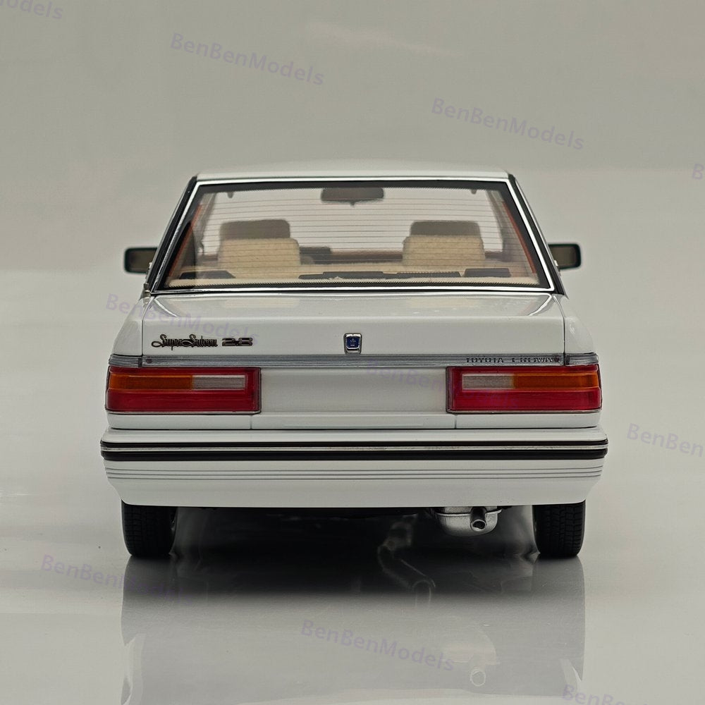 1/18 Toyota Crown Seventh Generation MS122 White Beige Diecast Model Car