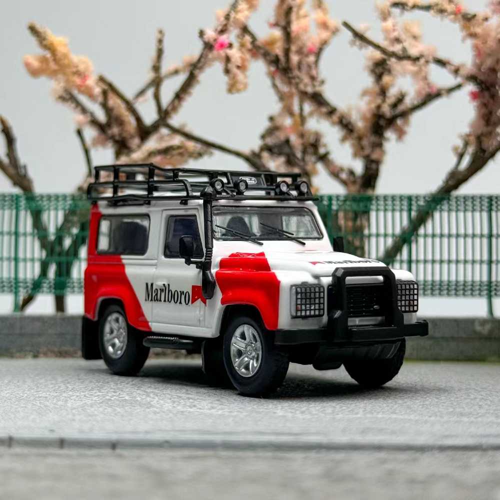 Master 1:64 Land Rover Defender 90 Jouets moulés sous pression Modèles de voitures Miniature Hobby Cadeaux à collectionner avec accessoires