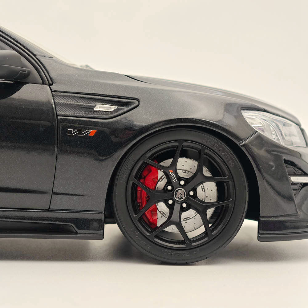 1:18 Scale Holden HSV GTSR W1 PHANTOM B182817E Black Diecast Models Car Limited Collection Gifts(Ships from the United States)