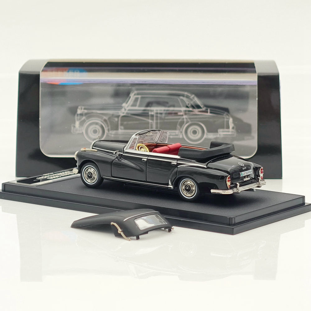 Seeker 1:64 Mercedes Benz 300D Convertible Soft Top Alloy Car Model Collection Diecast Toys Car Miniature Hobby Gifts