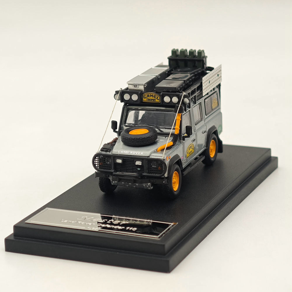 Master 1:64 Land Rover Defender 110 Camel Cup Special Edition Diecast Toys Car Models Miniature Hobby Collectible Gifts With Accessories
