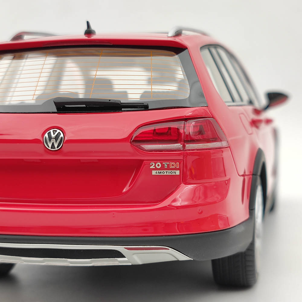 DNA Collectibles 1/18 Volkswagen Golf 7 Alltrack DNA000035 modèle de voiture en résine rouge jouets cadeau
