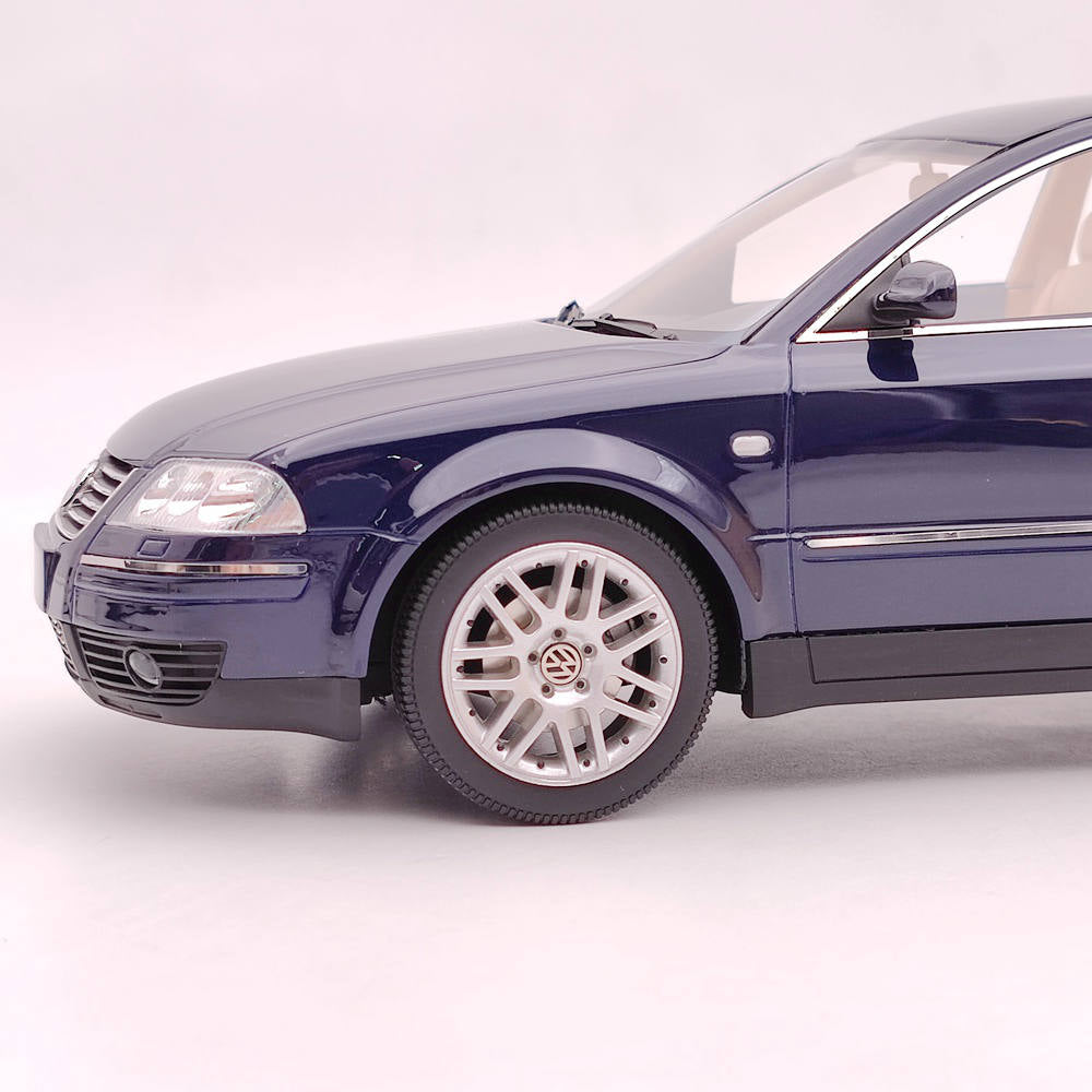 DNA Collectibles 1/18 Volkswagen VW Passat W8 2001 DNA000029 Resin Model Blue Toy Car Gift