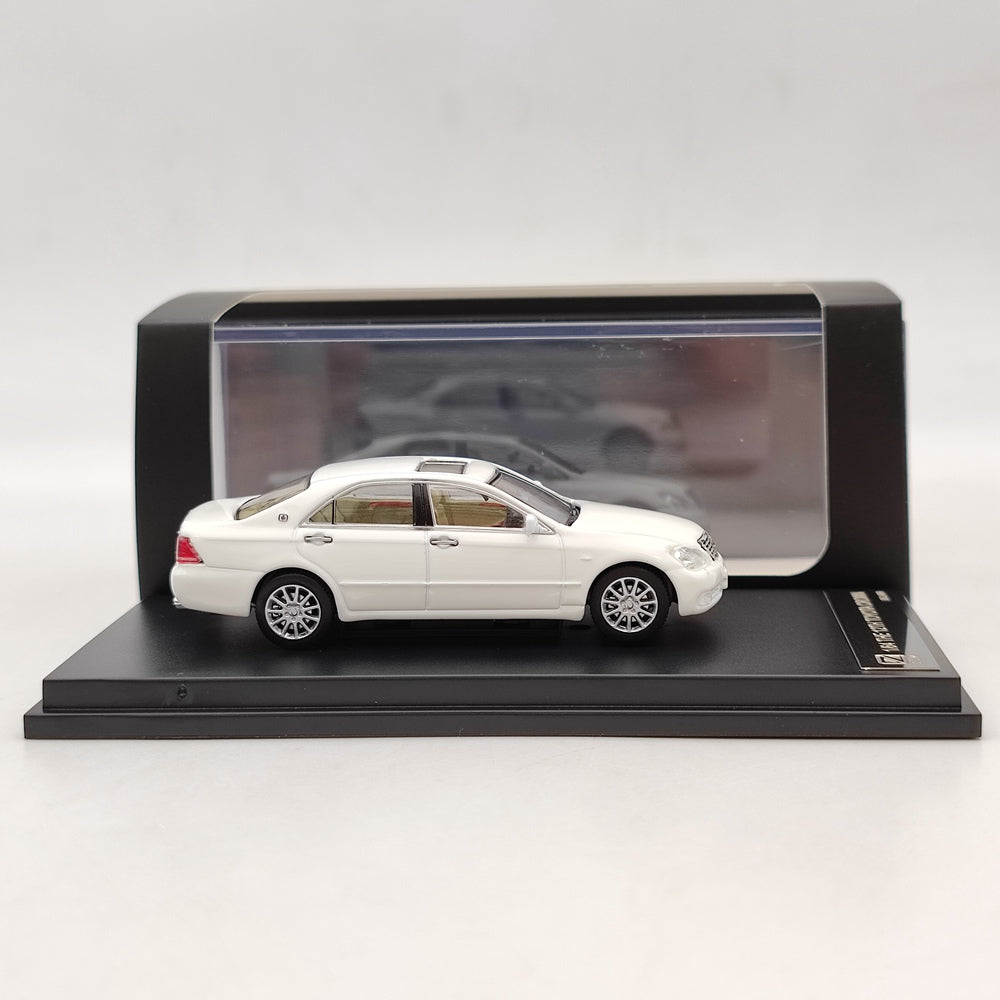 DCM 1:64 Toyota CROWN 12th Jouets moulés sous pression Modèles de voitures Collection Cadeaux Noir/Blanc