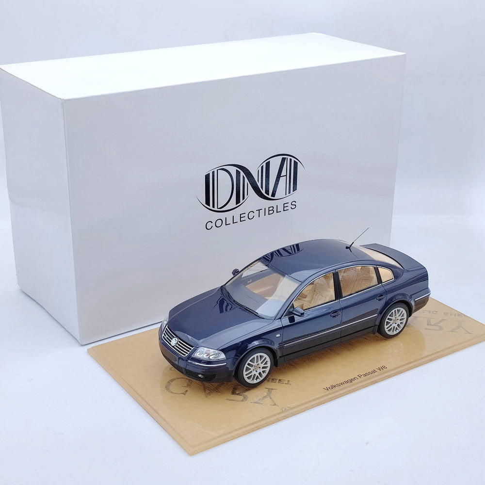 DNA Collectibles 1/18 Volkswagen VW Passat W8 2001 DNA000029 Modèle en résine Bleu Jouet Voiture Cadeau