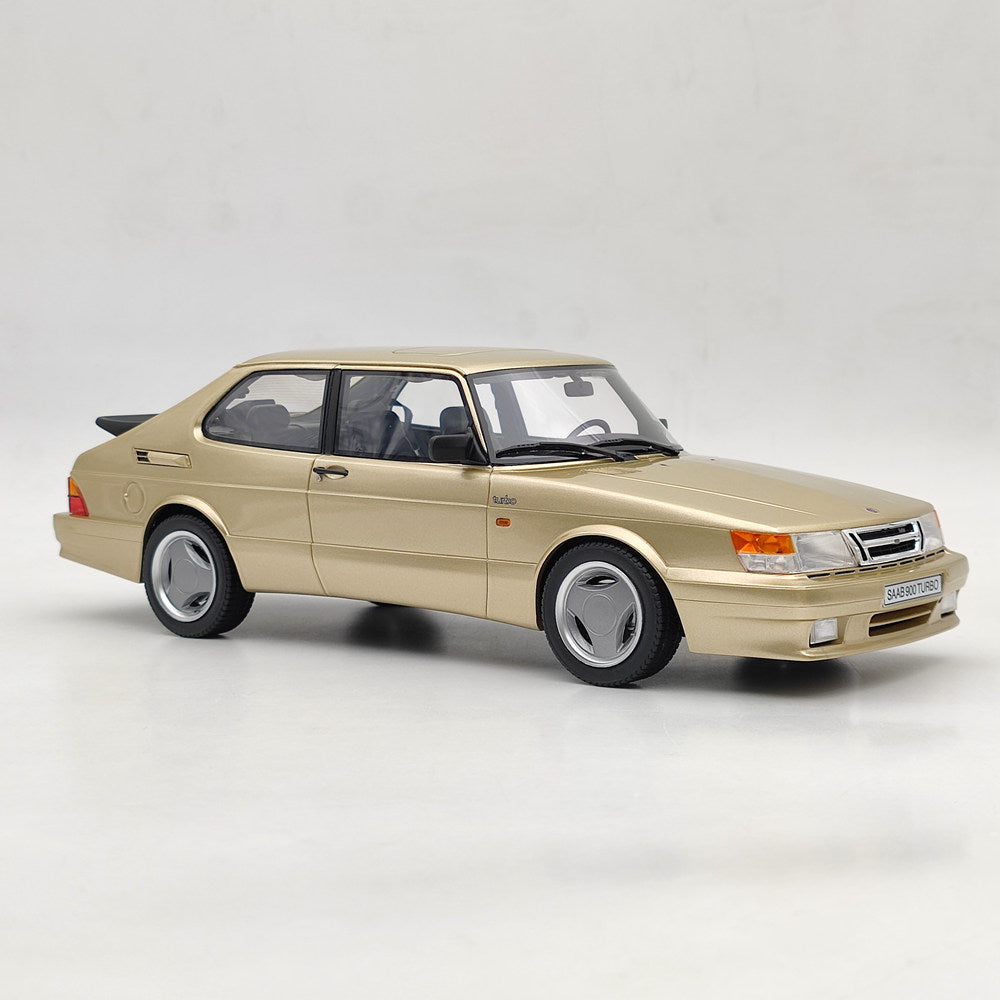 Objets de collection DNA 1/18 Saab 900 Turbo T16 Airflow Gold DNA000111 Modèle de voiture en résine Jouets Cadeau