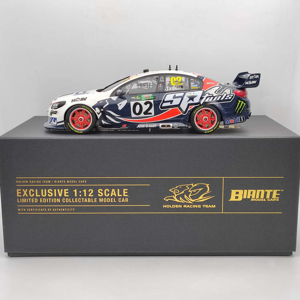 #B12H15X 1/12 HOLDEN VF COMMODORE V8 2015 TOWNSVILLE 400 PETER BROCK #02 JOUETS EN RÉSINE VOITURE CADEAU