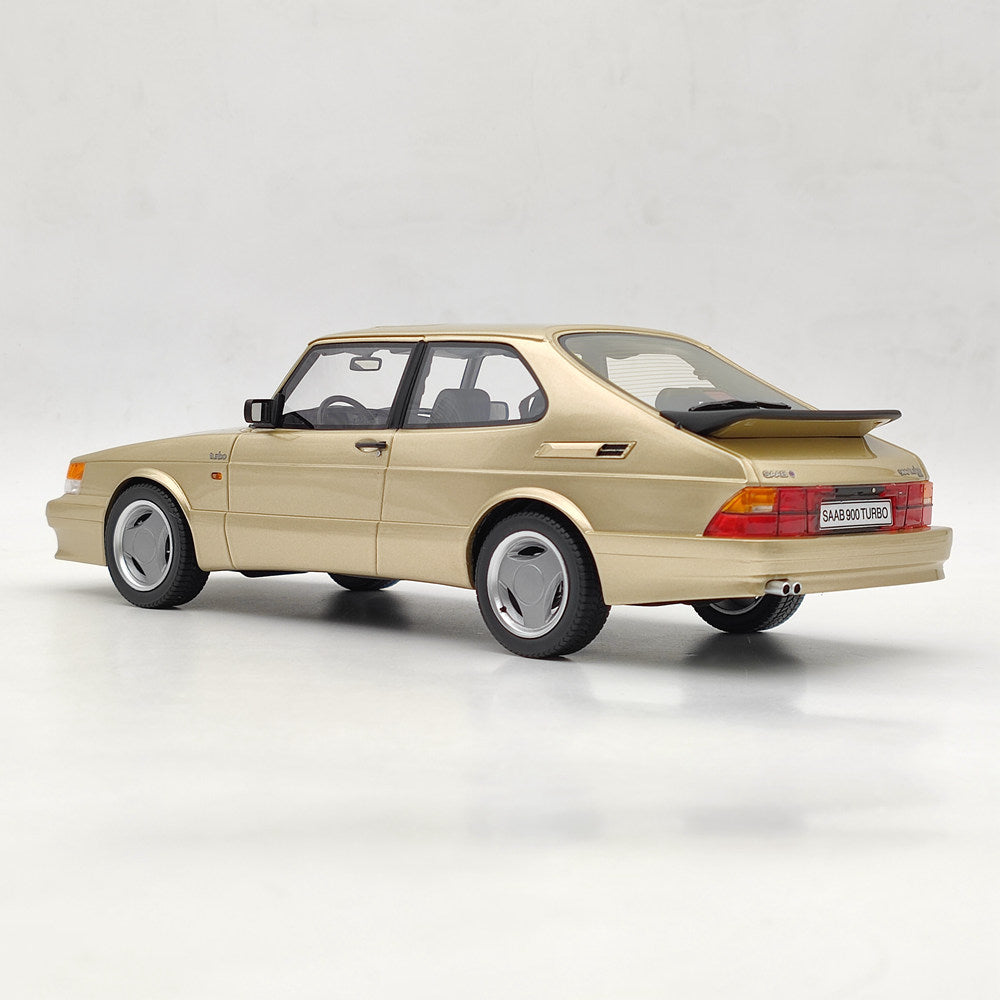 Objets de collection DNA 1/18 Saab 900 Turbo T16 Airflow Gold DNA000111 Modèle de voiture en résine Jouets Cadeau