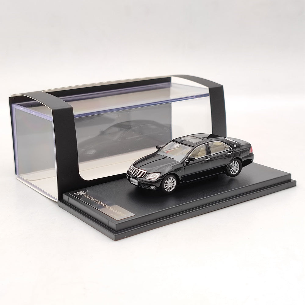 DCM 1:64 Toyota CROWN 12th Jouets moulés sous pression Modèles de voitures Collection Cadeaux Noir/Blanc