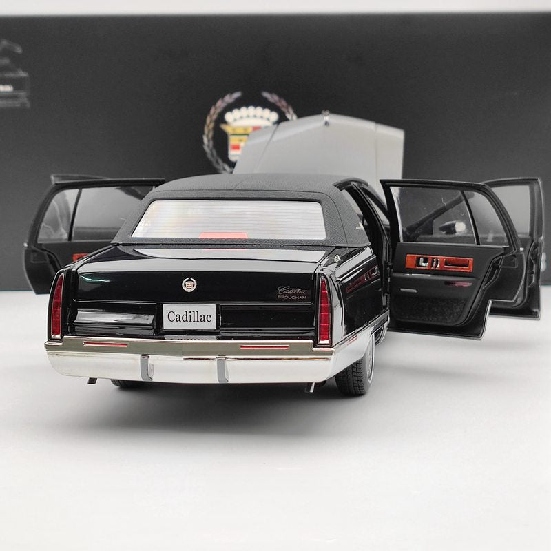 Modèle réduit de voiture moulée sous pression Cadillac Fleetwood Sedan noire 1993 GM 1:18