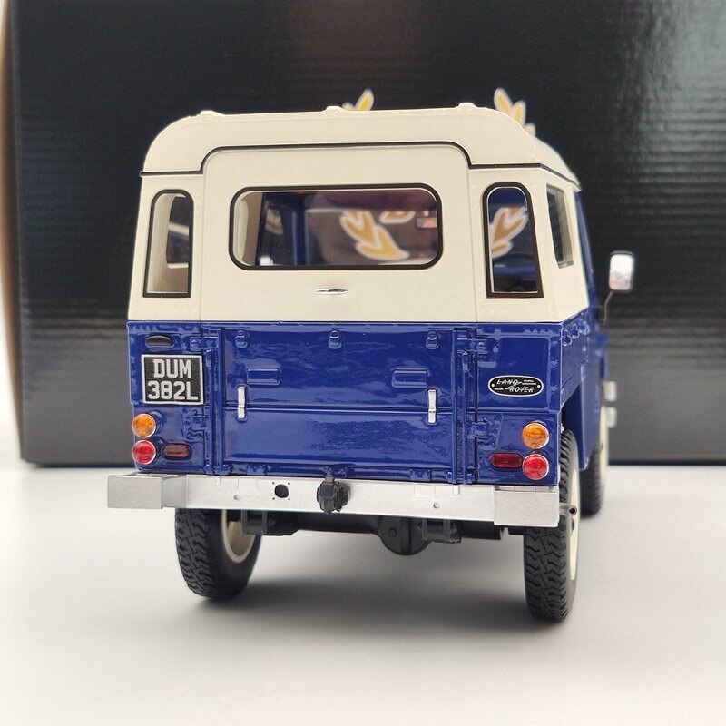 BOS 1/18 Light weight Series III 1973 blue & white BOS382 Resin Model Auto Car Gift Collection Toys