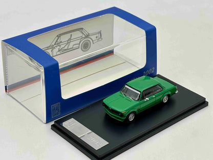 YS 1:64 2002 Turbo Classic Sport Diecast Model Car Limited Edition