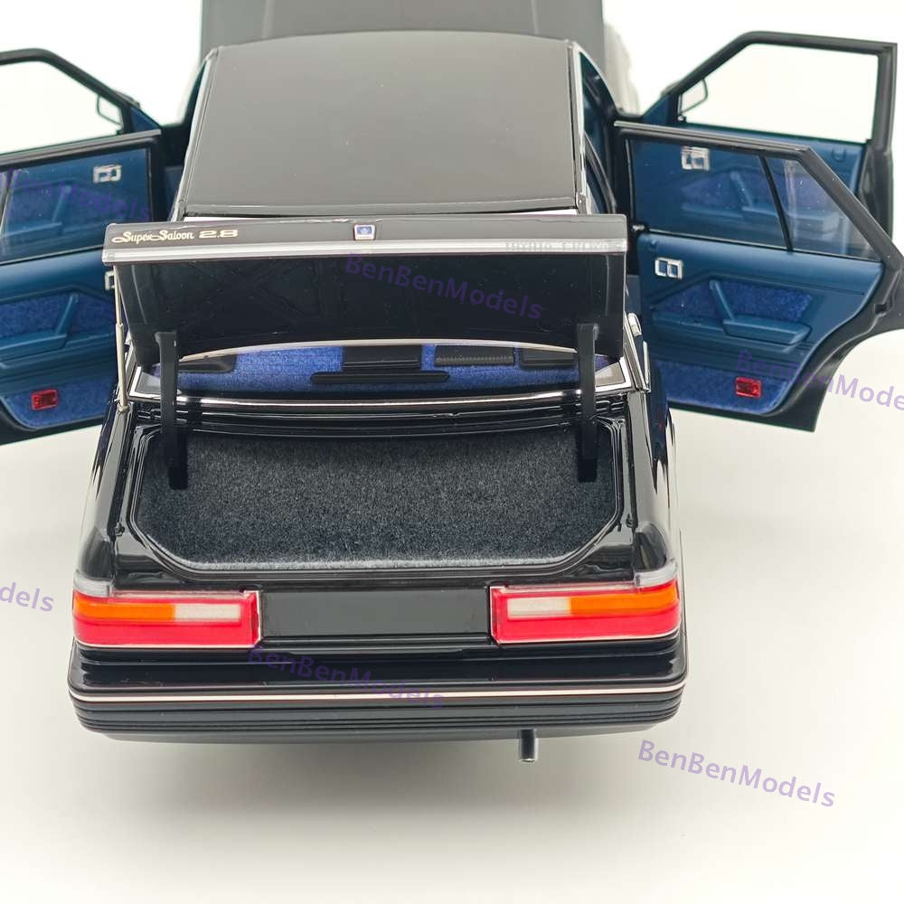1/18 Toyota Crown Seventh Generation MS122 Black / Blue Interior Diecast