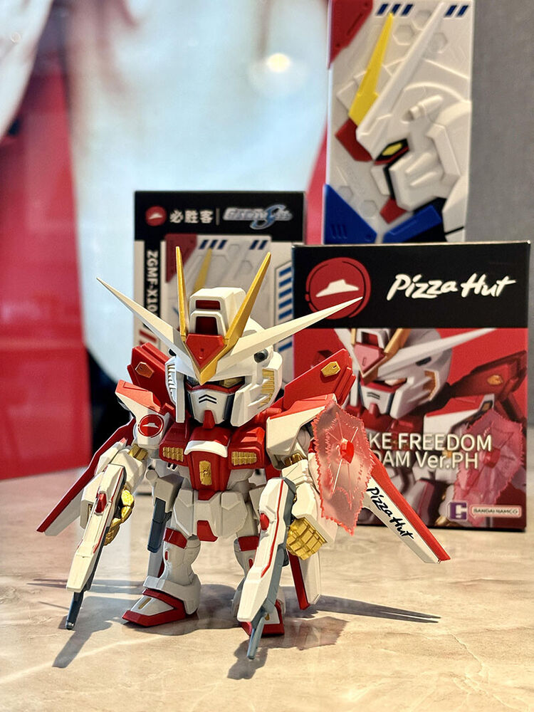 Pizza Hut & Bandai QMSV Seed Chinese Limited Freedom & Justice Gundam Figure