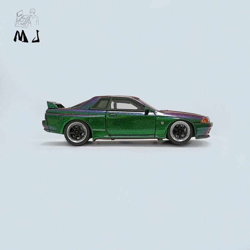 Pre-sale MJ 1:64 Nissan GTR R32 Resin Miniature Models Toys Car Hobby Collection Gifts Chameleon