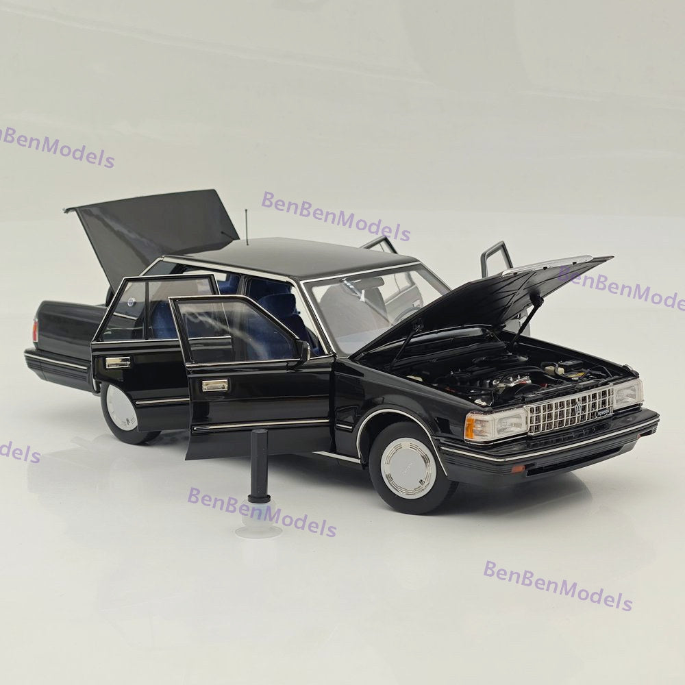 1/18 Toyota Crown Seventh Generation MS122 Black / Blue Interior Diecast