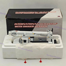 1/34 FIRST lnternational DuraStar Digger Derrick White DIECAST Model 10-4057