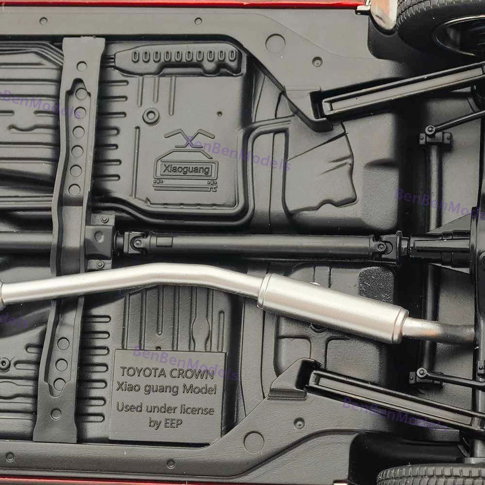 1/18 Toyota Crown Seventh Generation MS122 Red / red Interior Diecast Model