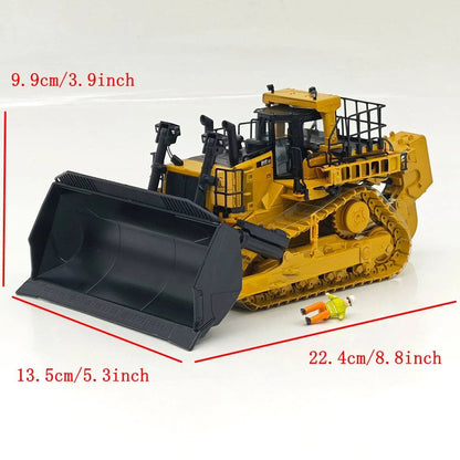 1:50 Diecast Masters 85567 D11T CD Carrydozer w/ Operator Model Diecast Model
