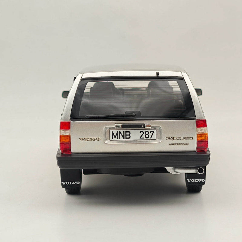 1:18 CULT Volvo 740 Turbo Estate silver metallic CML088-2 Resin Model Car