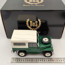 BOS Models 1:18 Land Rover Light weight Series III Hard Top Green 1973 BOS355
