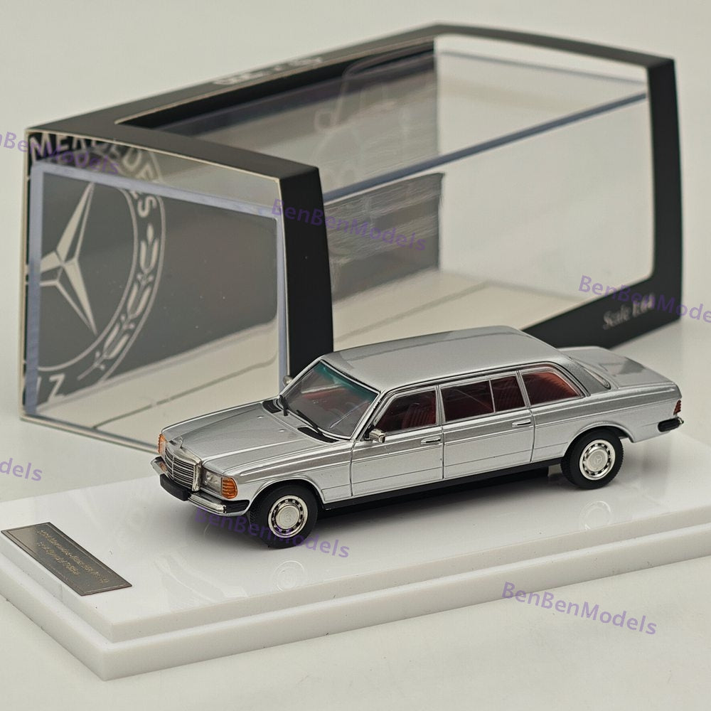 1:64 JIYI & GOC 1976 V123 Extended Limousine Diecast Metal Car