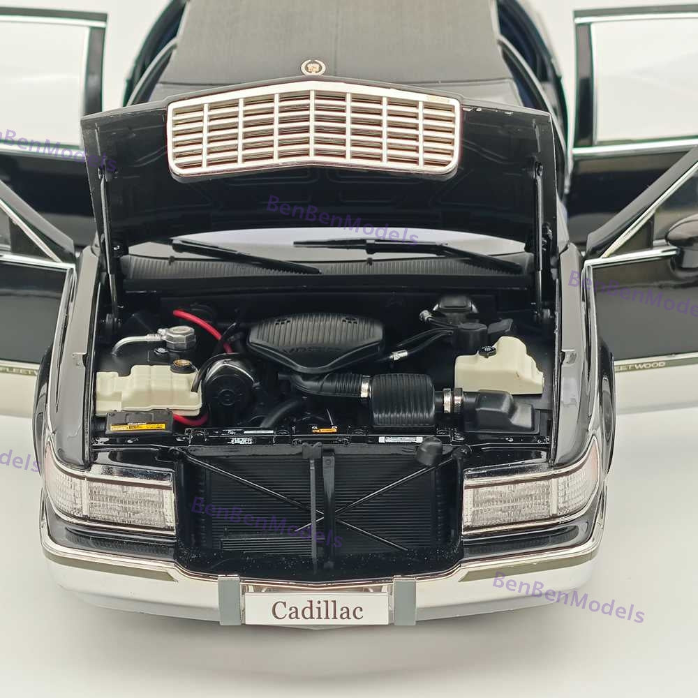 1:18 GM Cadillac 1993 Fleetwood Sedan Black / Blue Interio Diecast Model Edition