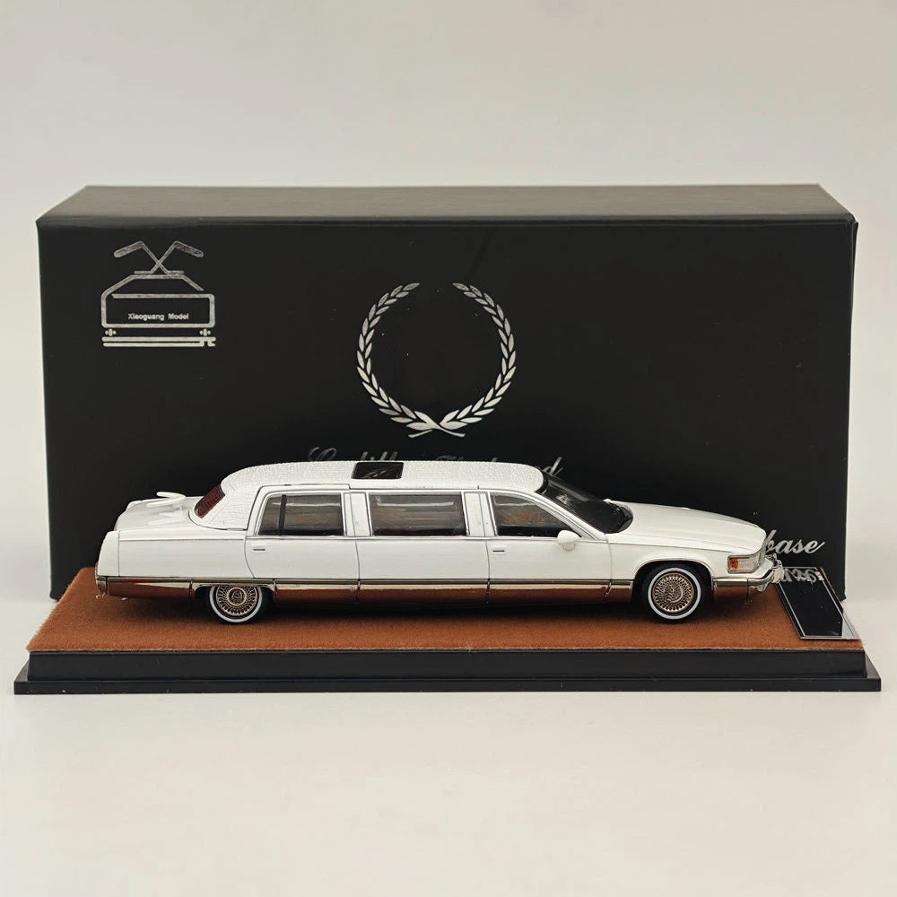 XiaoGuang 1:64 Scale Fleetwood Limousine Diecast Car Model Limited Edition Collection