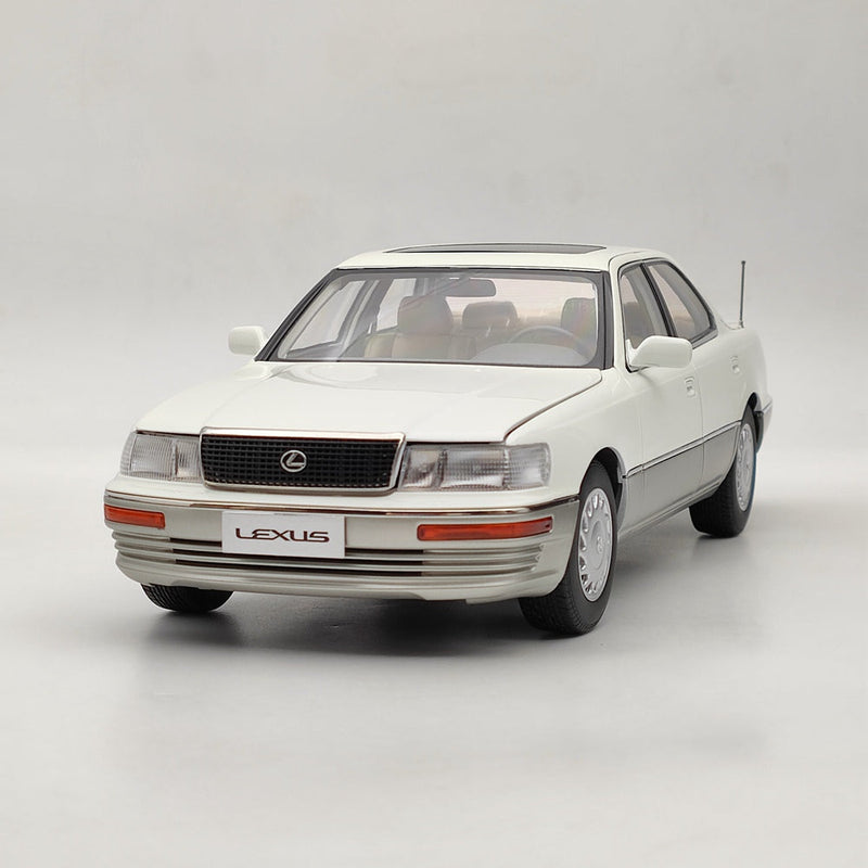 1:18 Toyota Lexus LS400 First Generation White Diecast model Car Collection Open Gift