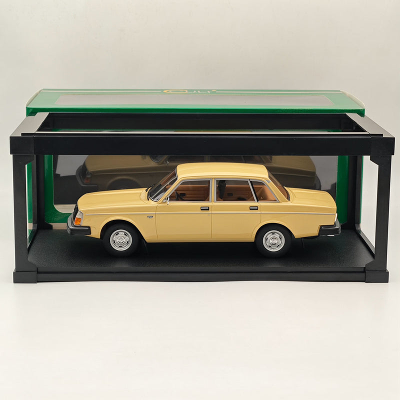 CULT 1:18 Volvo 244DL Beige 1975 CML130-1 Resin Model Car Limited Collection