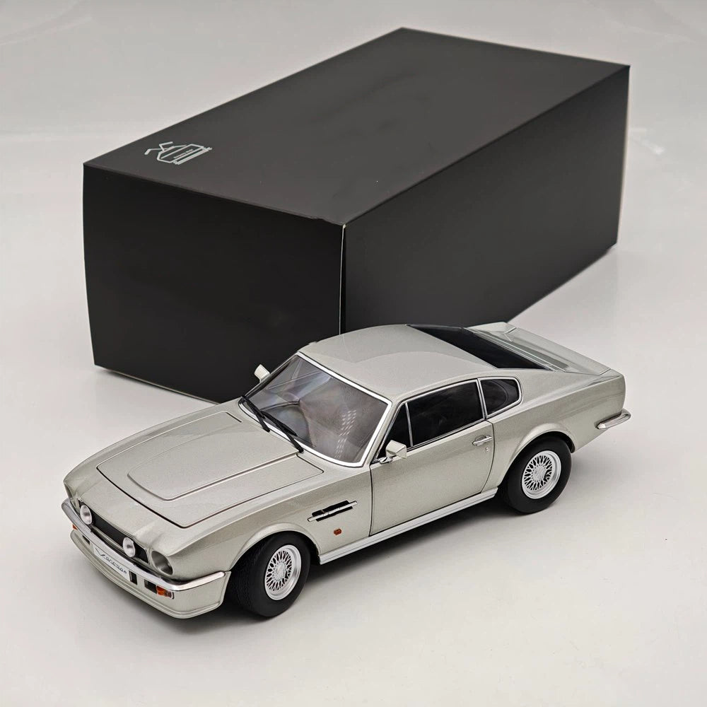Xiaoguang 1/18 V8 Vantage 007 Movie Edition Metal Diecast Model Car Limited Collection Gifts Display