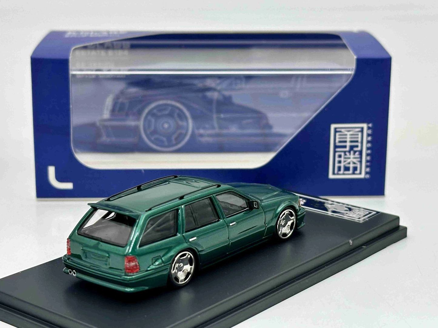 YS 1:64 E-CLASS ESTATE S124 2.5-16 EVO II Style Bodykit Diecast Toys Metal Car Model Miniature Collection Gifts