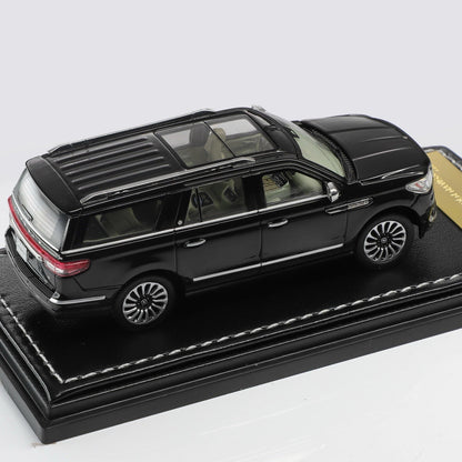 WTX 1:64 Navigator L SUV Model, Retractable Step Suspension Steering Gifts Black