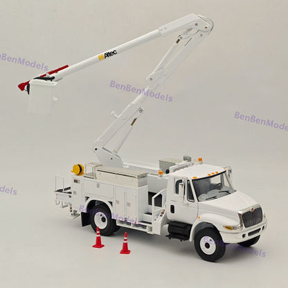 1:34 FIRST INTERNA TIONAL DURASTAR UTILTY BUCKET TRUCK White 10-3901 DIECAST