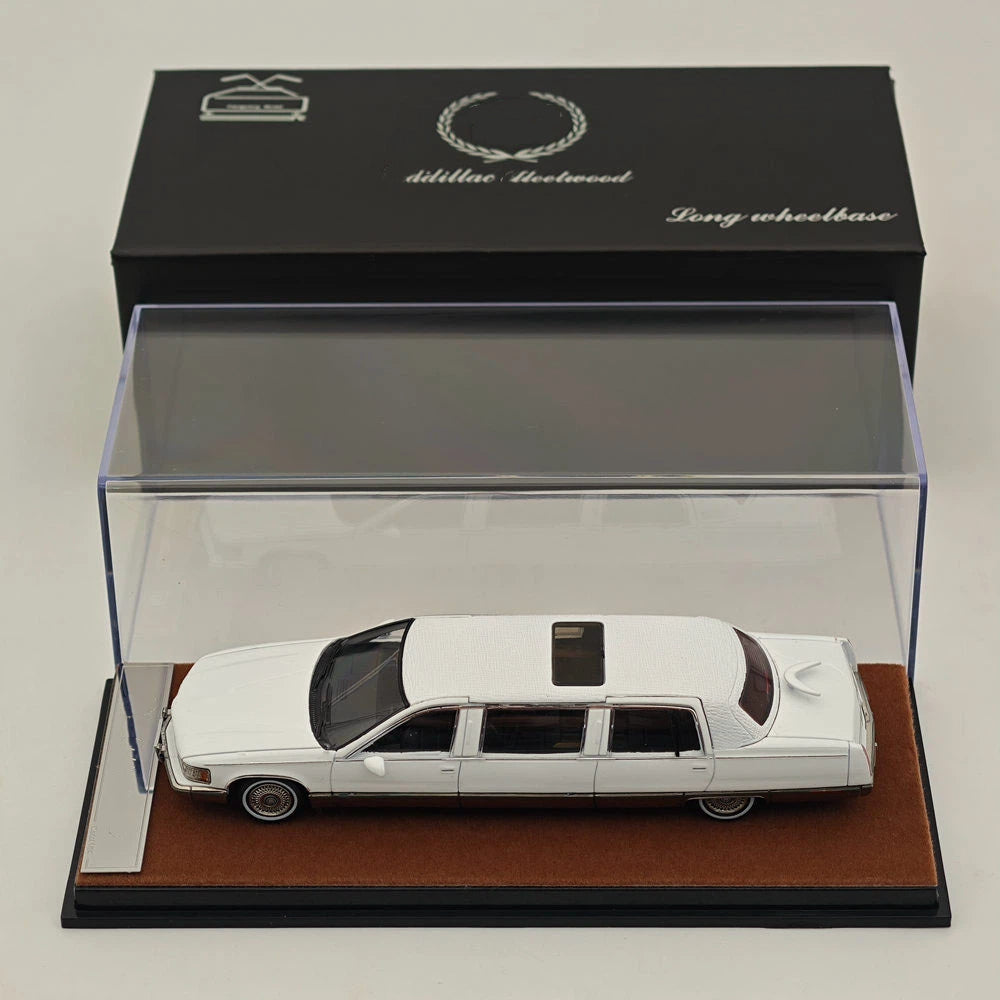 XiaoGuang 1/64 Fleetwood extended edition White Alloy Diecast Models Car Collection