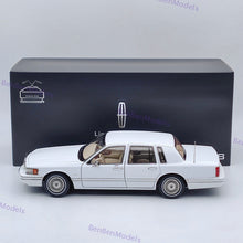 1/18 Lincoln Towncar V8 1993-1995 Super Diecast Models Car White - Leather seat
