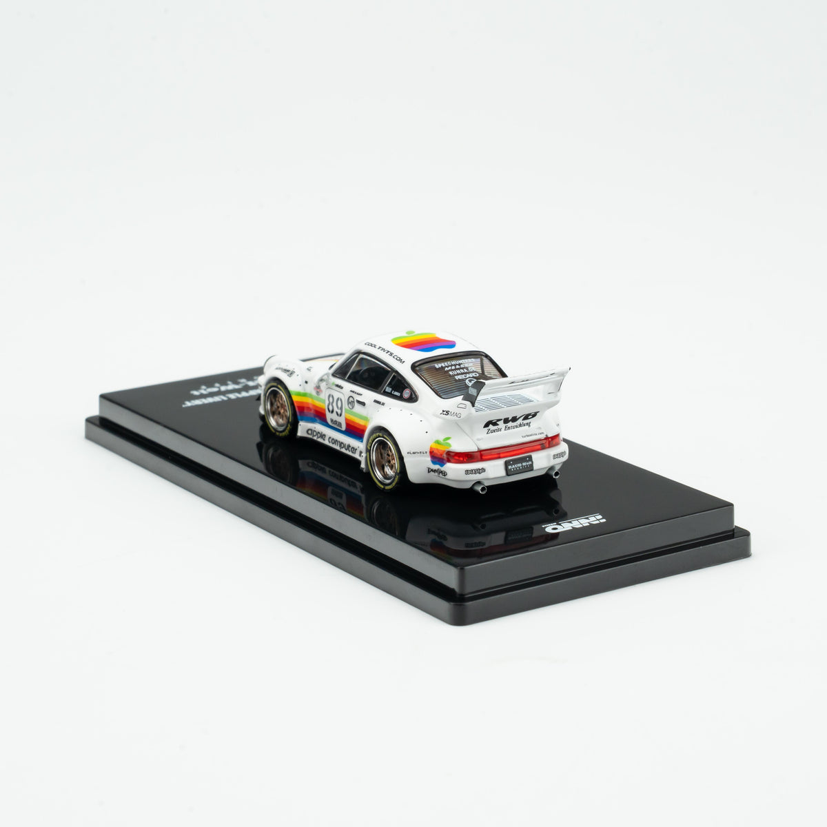 INNO 1:64 RWB 930 #89 White Apple Livery Wide-body Modification Alloy Model Car