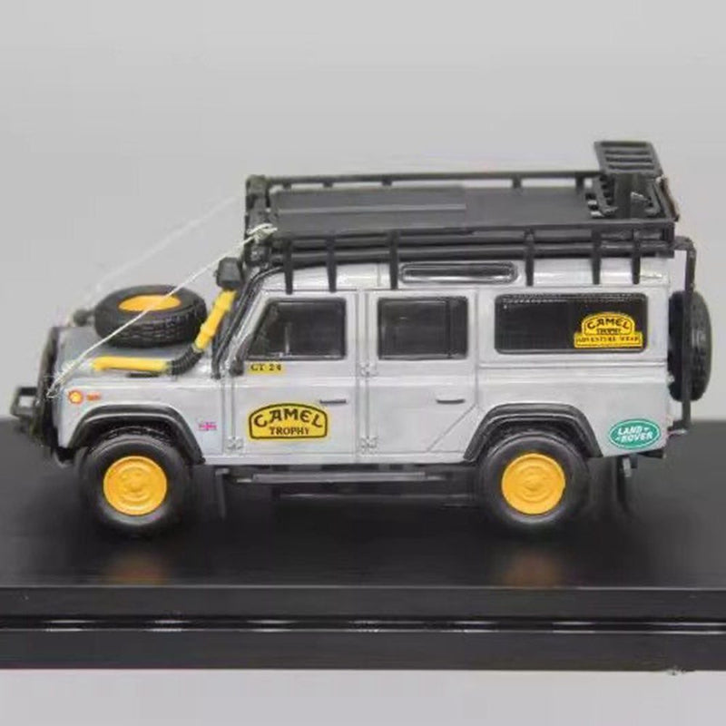 Master 1:64 Land Rover Defender 110 Camel Cup Special Edition Diecast Toys Car Models Miniature Hobby Collectible Gifts With Accessories