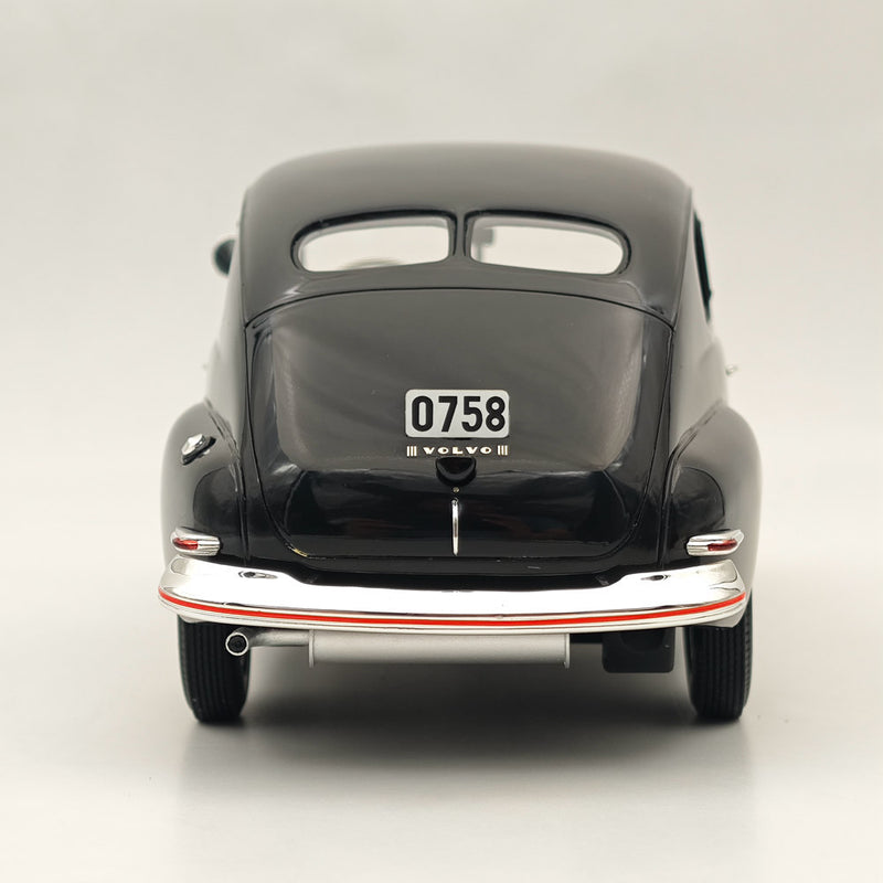 1:18 CULT Volvo PV444 1947 black CML118-1 Resin Model Car Limited Collection