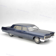 1:18 BOS Cadillac Fleetwood Series 75 Limousine 1967 Blue BOS393 Resin Model Car