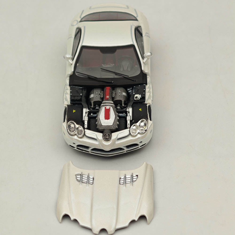 1:64 STREET WARRIOR Mercedes SLR McLaren White Diecast Model Car Limited