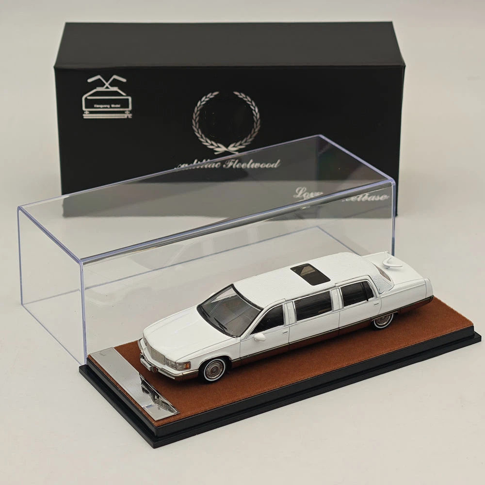 XiaoGuang 1:64 Scale Fleetwood Limousine Diecast Car Model Limited Edition Collection