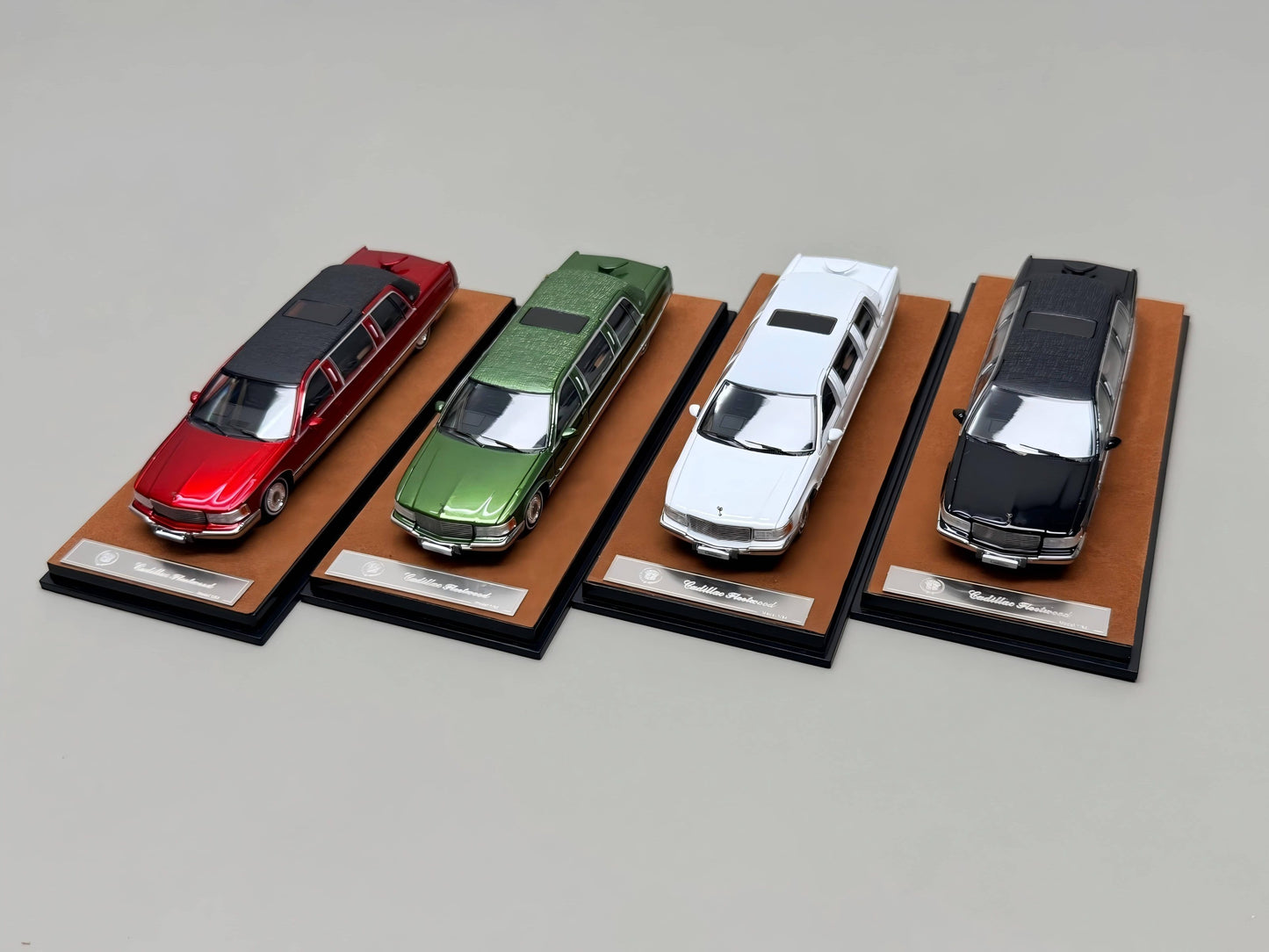 XiaoGuang 1:64 Scale Fleetwood Limousine Diecast Car Model Limited Edition Collection
