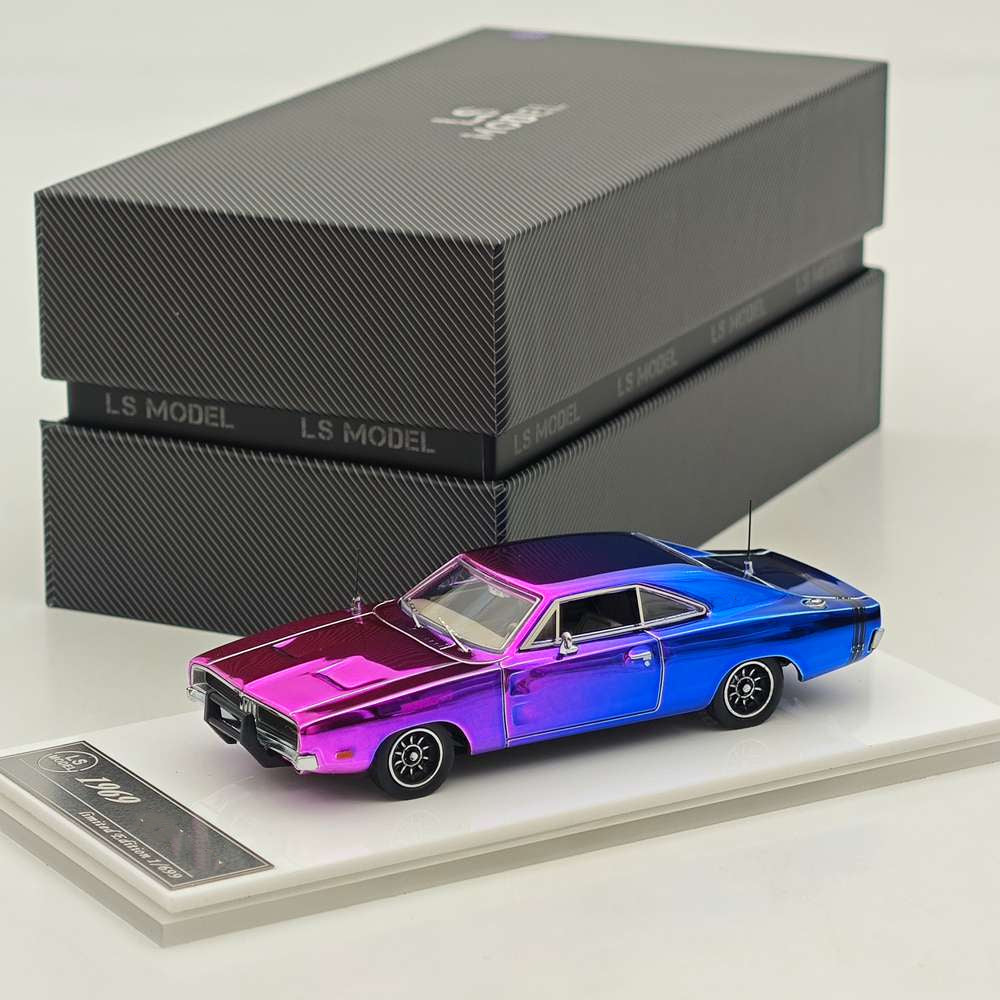 LS Model 1:64 Chargr 1969 Classic Muscle Car Chrome Purple&Chrome Illusion Edition Diecast Model Car Collection