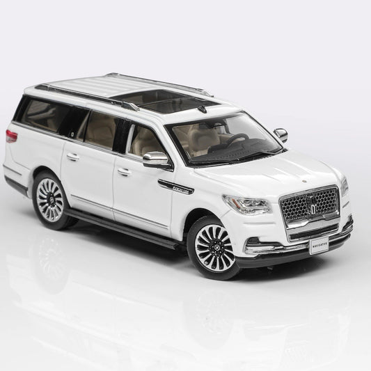 WTX 1:64 Navigator L SUV Model, Retractable Step, Suspension, Steering, Diecast Car Models White/Black