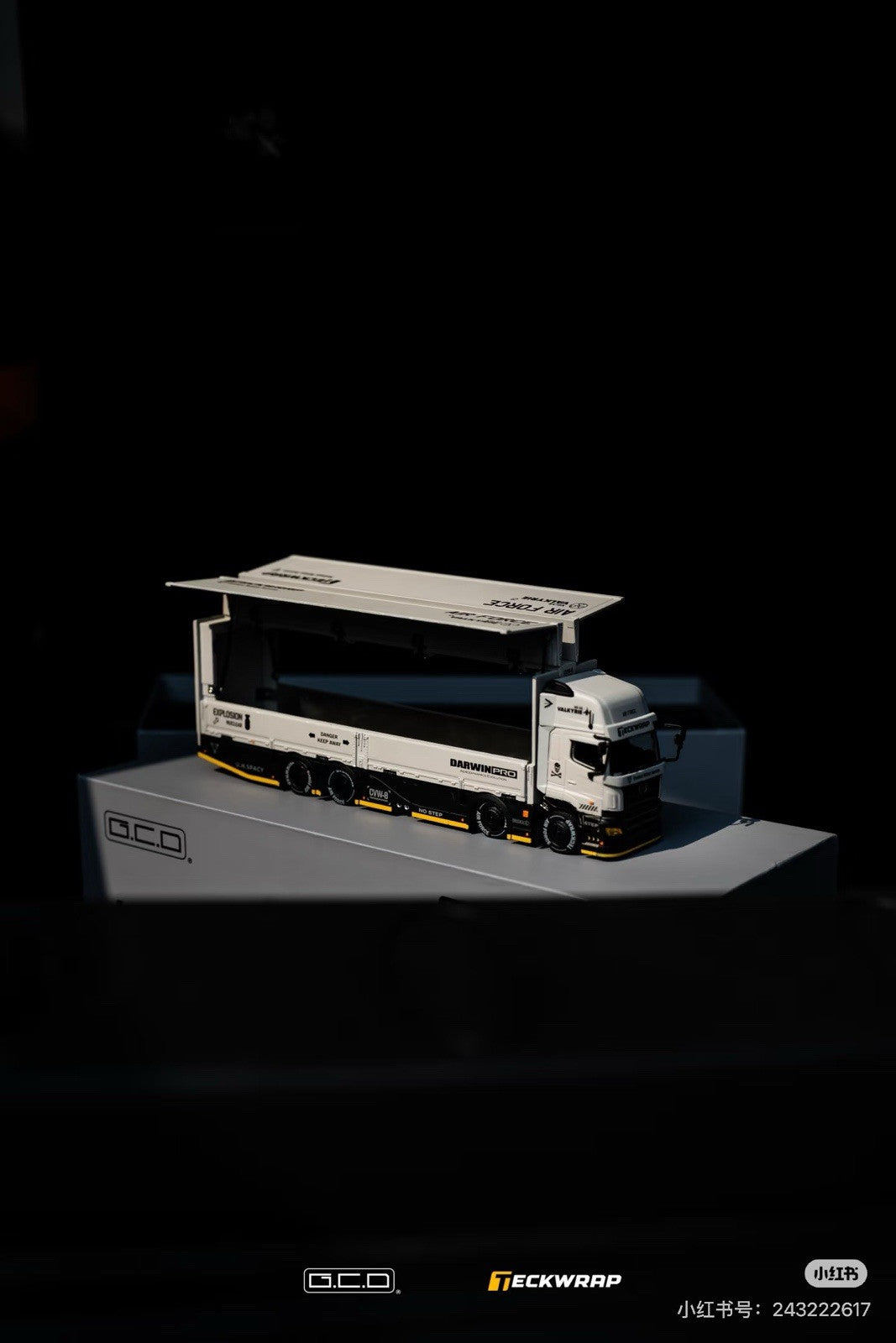 1/64 GCD Hino 700 Enclosed Transporter DarwinPro TeckWrap HEC 2026 Diecast Toys Car Model Gifts