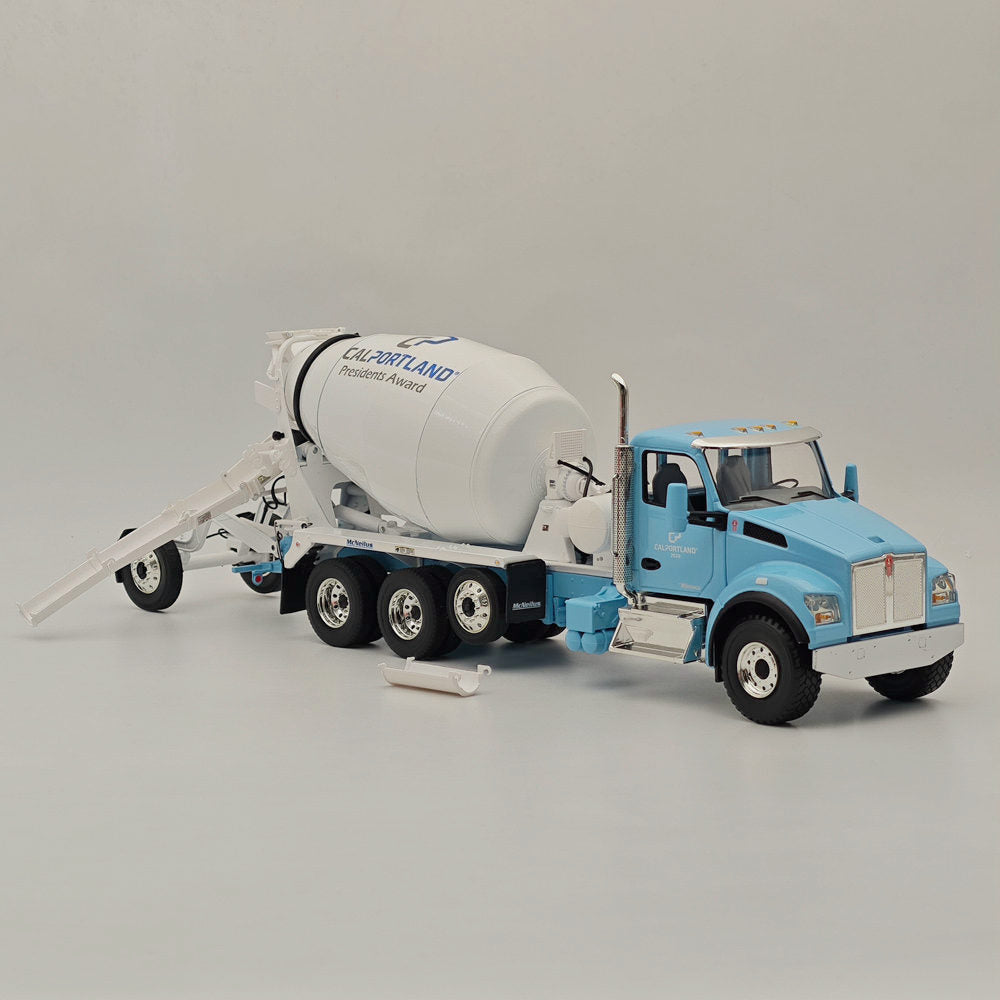 First Gear 1:34 Kenworth T880S with McNeilus Bridgemaster Mixer 10-4231 Diecast