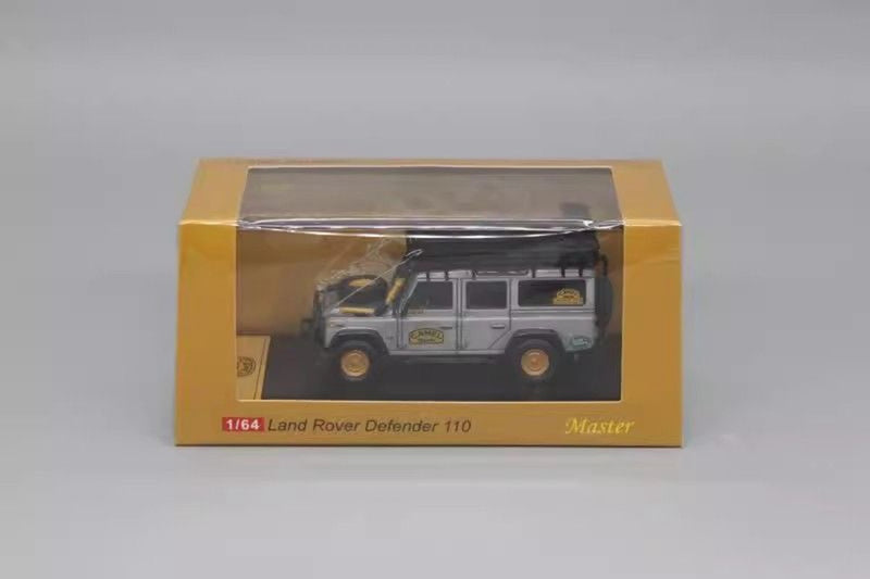 Master 1:64 Land Rover Defender 110 Camel Cup Special Edition Diecast Toys Car Models Miniature Hobby Collectible Gifts With Accessories