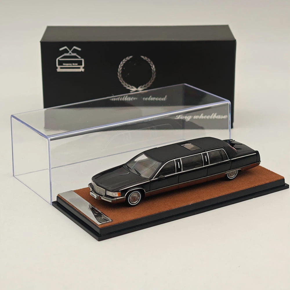XiaoGuang 1:64 Scale Fleetwood Limousine Diecast Car Model Limited Edition Collection